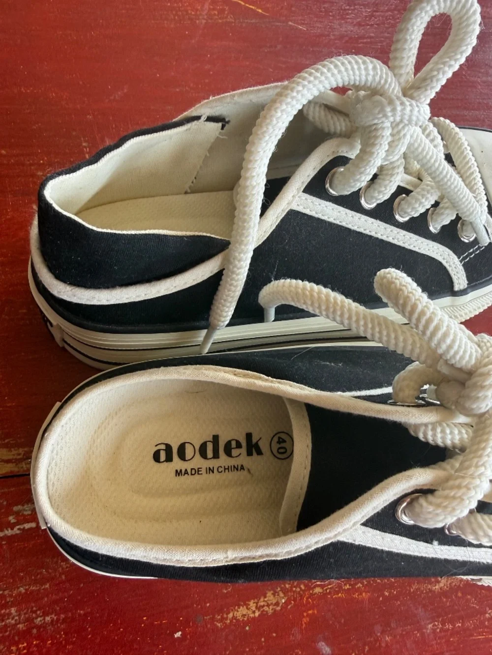 Aodek tennis shoes 40